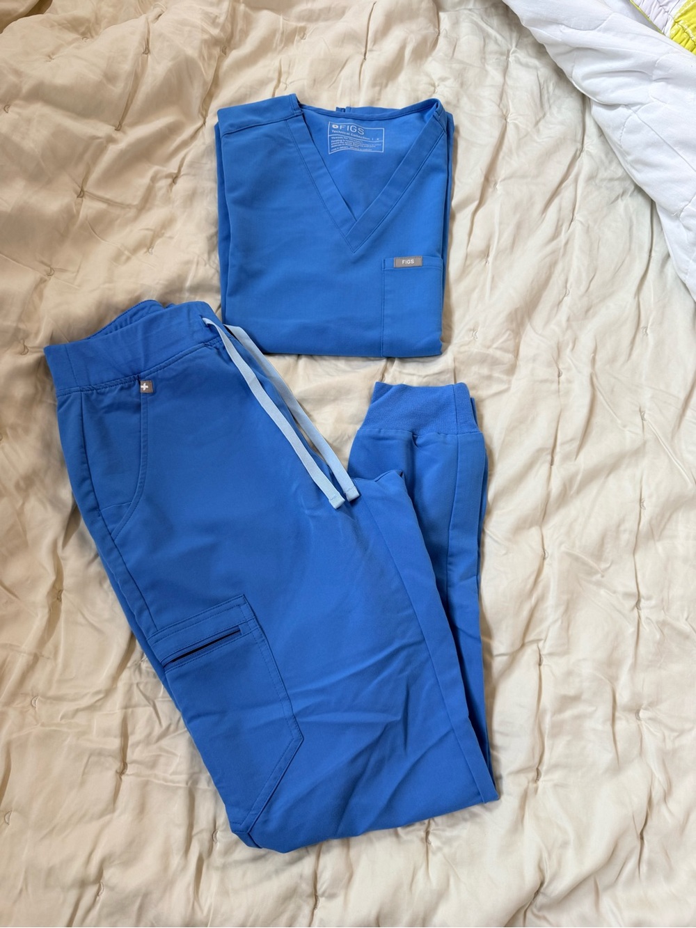 Figs Women’s capri Blue small Catarina and Small HW Zamora Jogger Scrub Set
